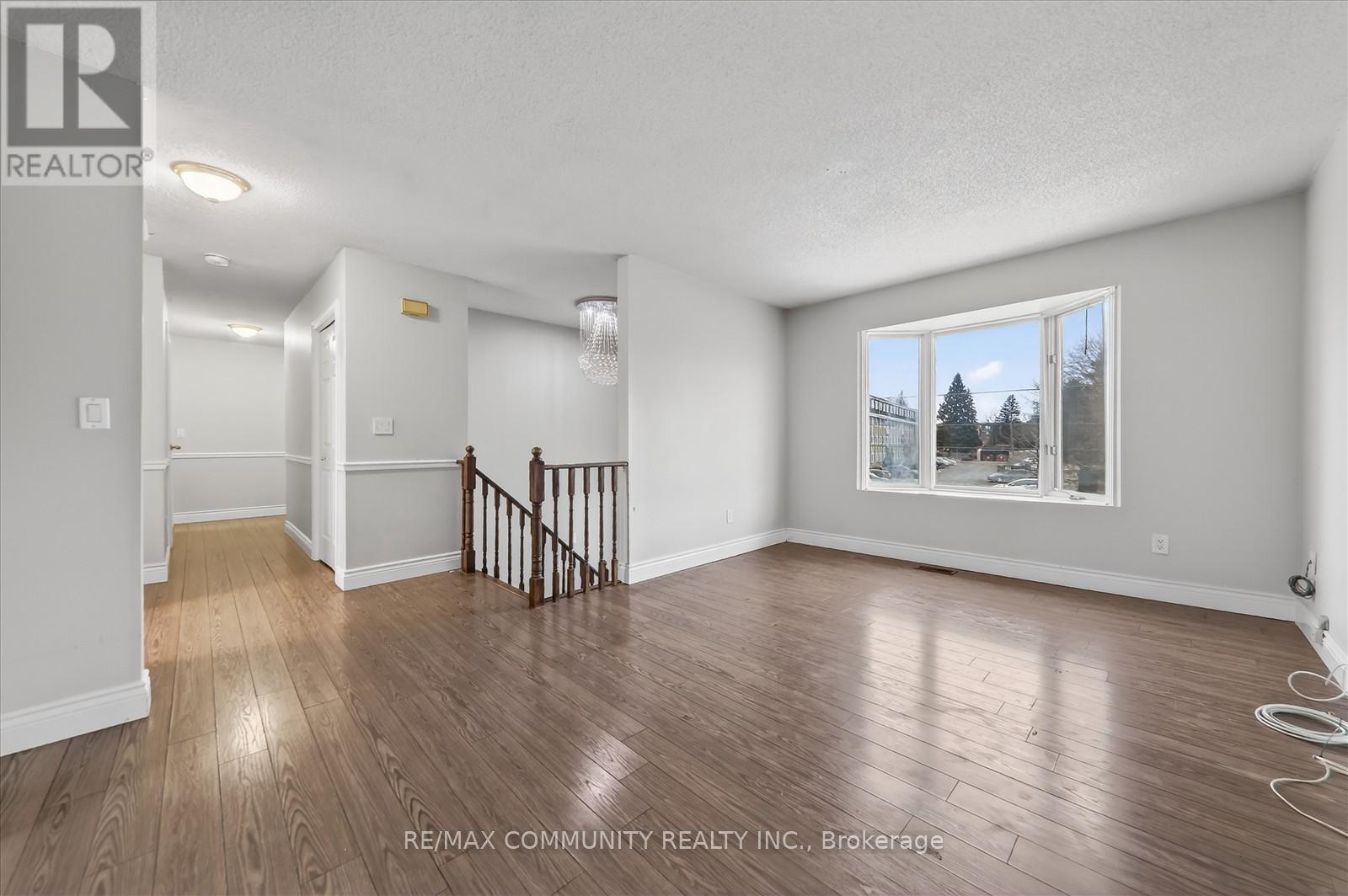 7 Eastwood Avenue N, Oshawa, Ontario  L1G 3Y5 - Photo 8 - E12646470