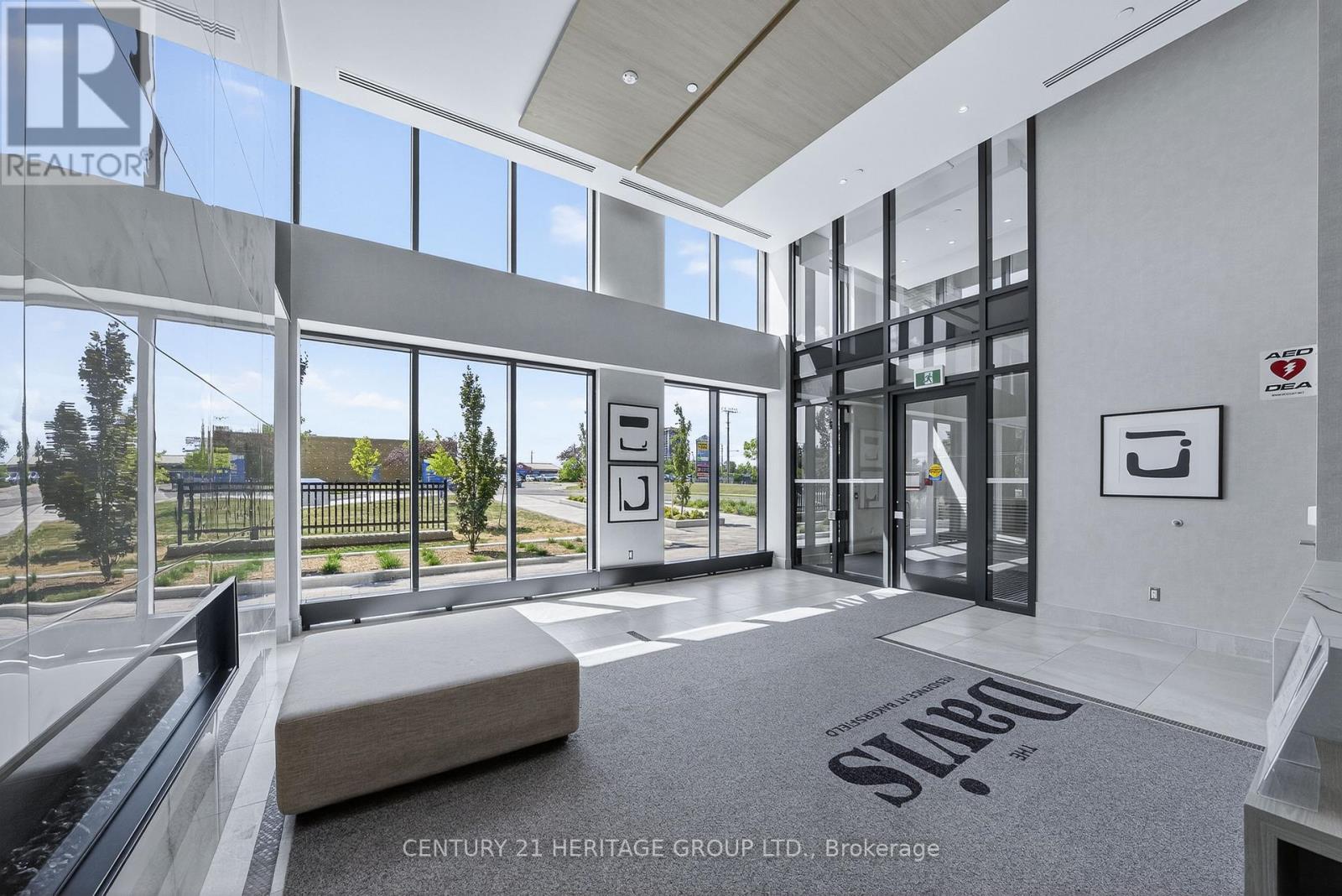 116 - 185 Deerfield Road, Newmarket, Ontario  L3Y 0G7 - Photo 3 - N12646388