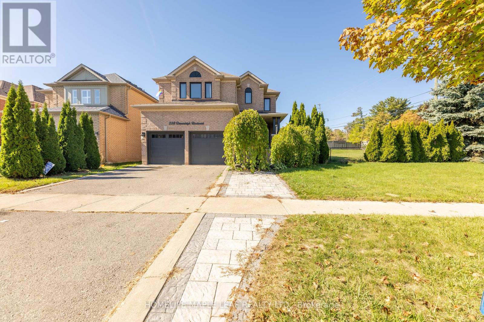 238 DEVONSLEIGH BOULEVARD, Richmond Hill, Ontario