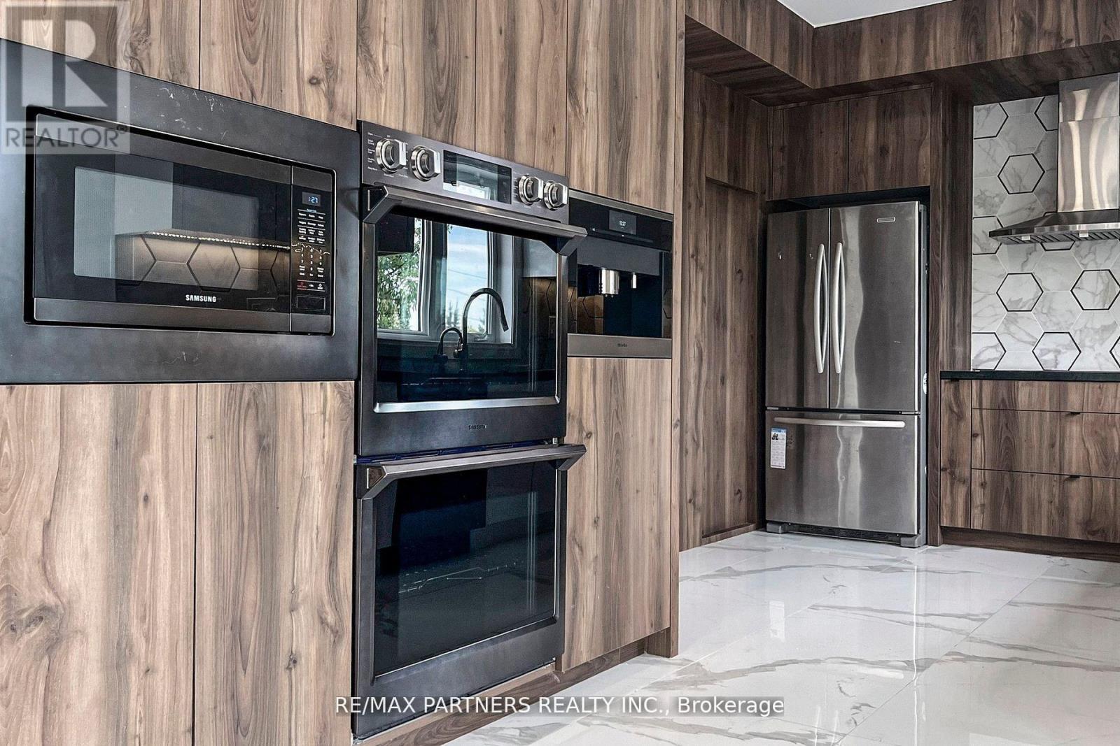 31 Eyer Drive, Markham, Ontario  L6C 1T8 - Photo 16 - N12646446