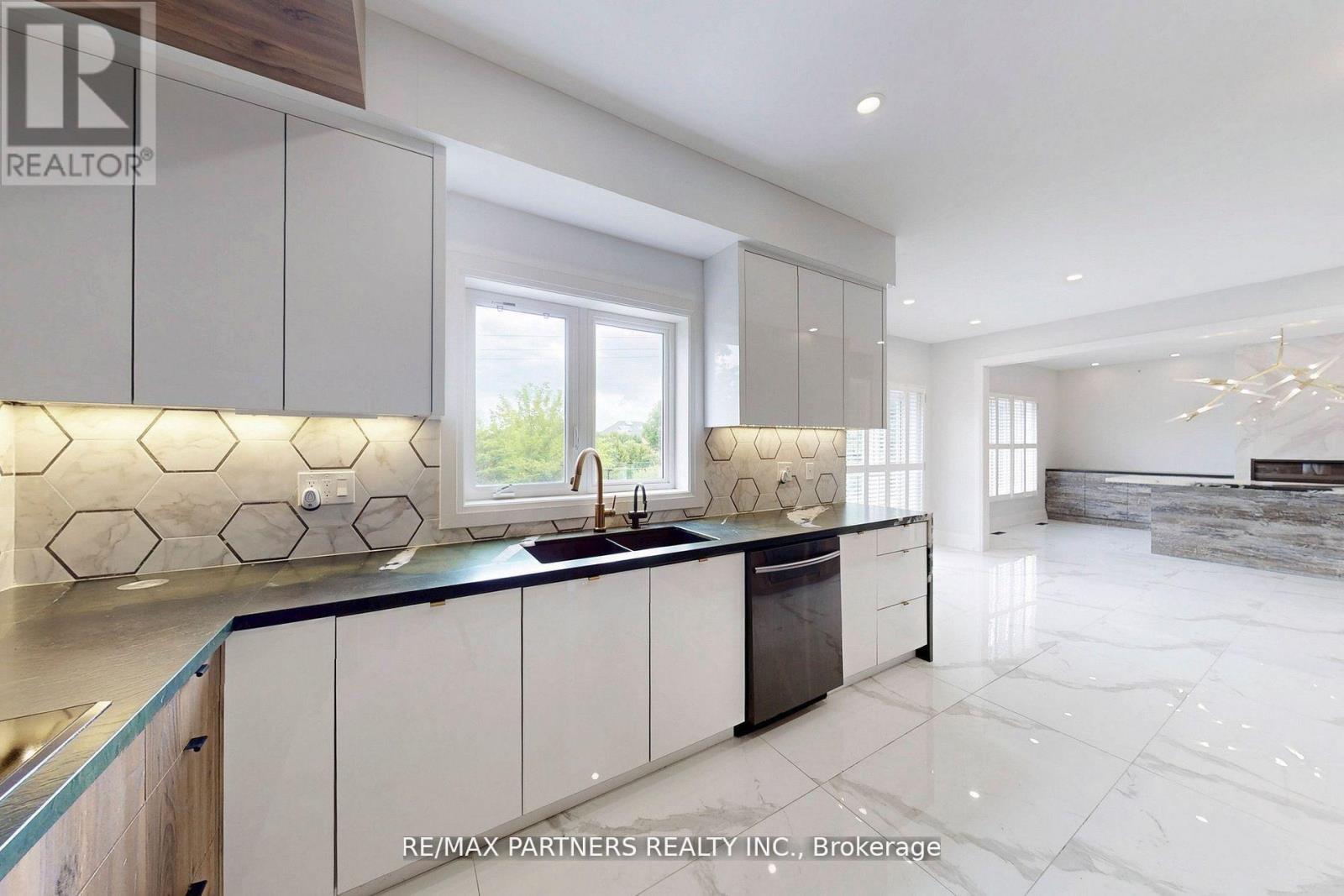 31 Eyer Drive, Markham, Ontario  L6C 1T8 - Photo 20 - N12646446