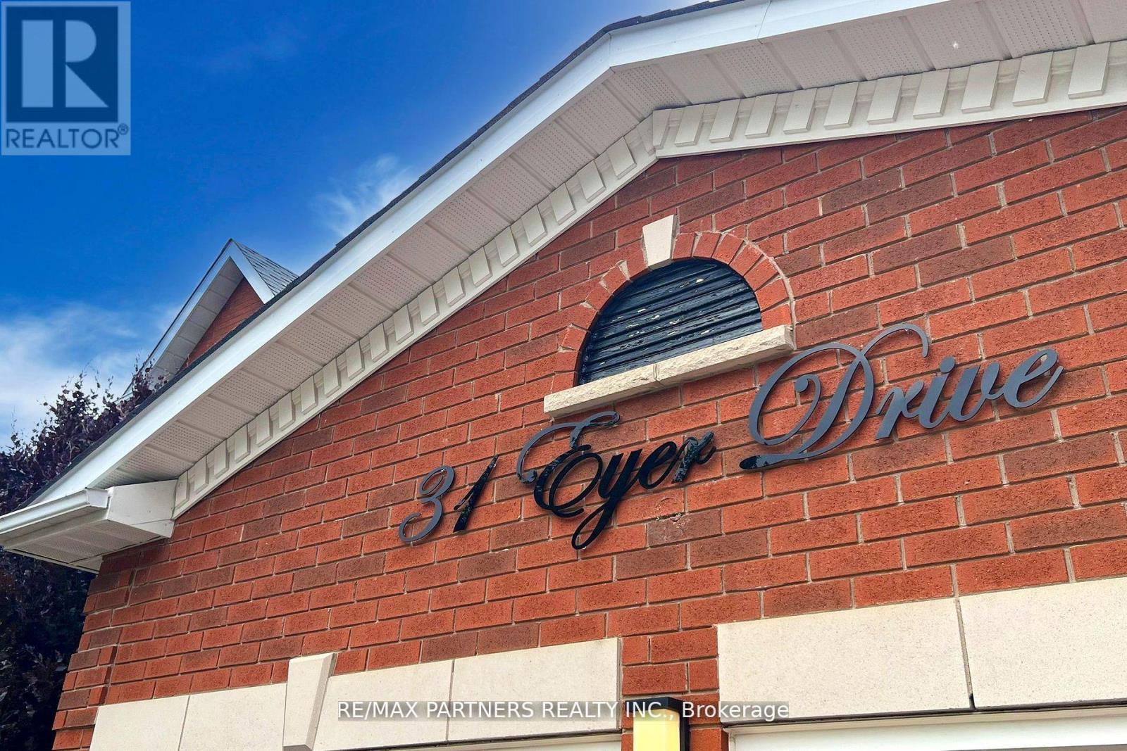 31 Eyer Drive, Markham, Ontario  L6C 1T8 - Photo 4 - N12646446