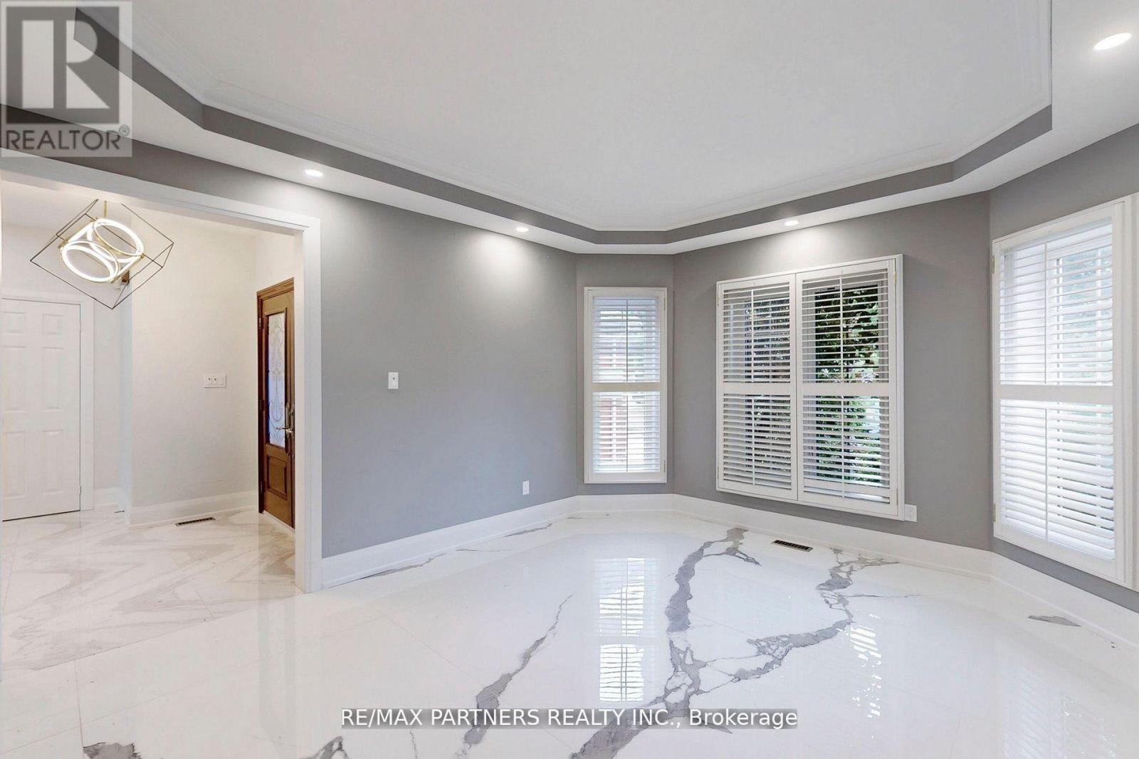 31 Eyer Drive, Markham, Ontario  L6C 1T8 - Photo 7 - N12646446