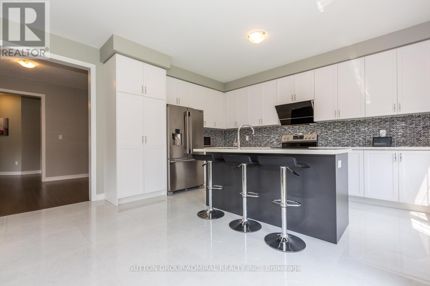 53 Pietrowski Drive, Georgina, Ontario  L4P 0J8 - Photo 12 - N12646450