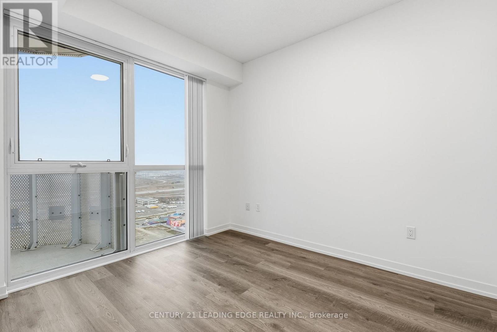 3211 - 8 Interchange Way, Vaughan, Ontario  L4K 5Z7 - Photo 11 - N12646456