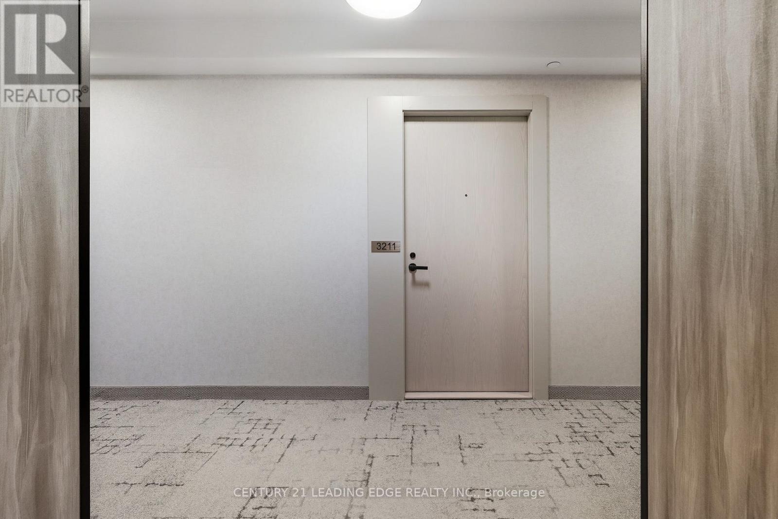 3211 - 8 Interchange Way, Vaughan, Ontario  L4K 5Z7 - Photo 3 - N12646456