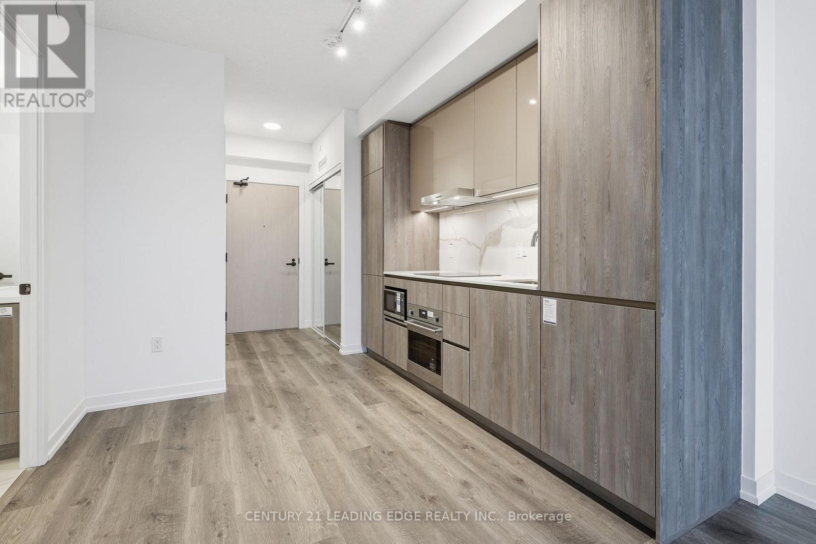 3211 - 8 Interchange Way, Vaughan, Ontario  L4K 5Z7 - Photo 7 - N12646456