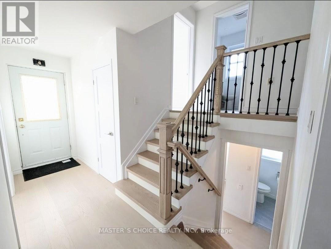 Upper - 26 Heatherington Drive, Toronto, Ontario  M1T 1N4 - Photo 15 - E12570264