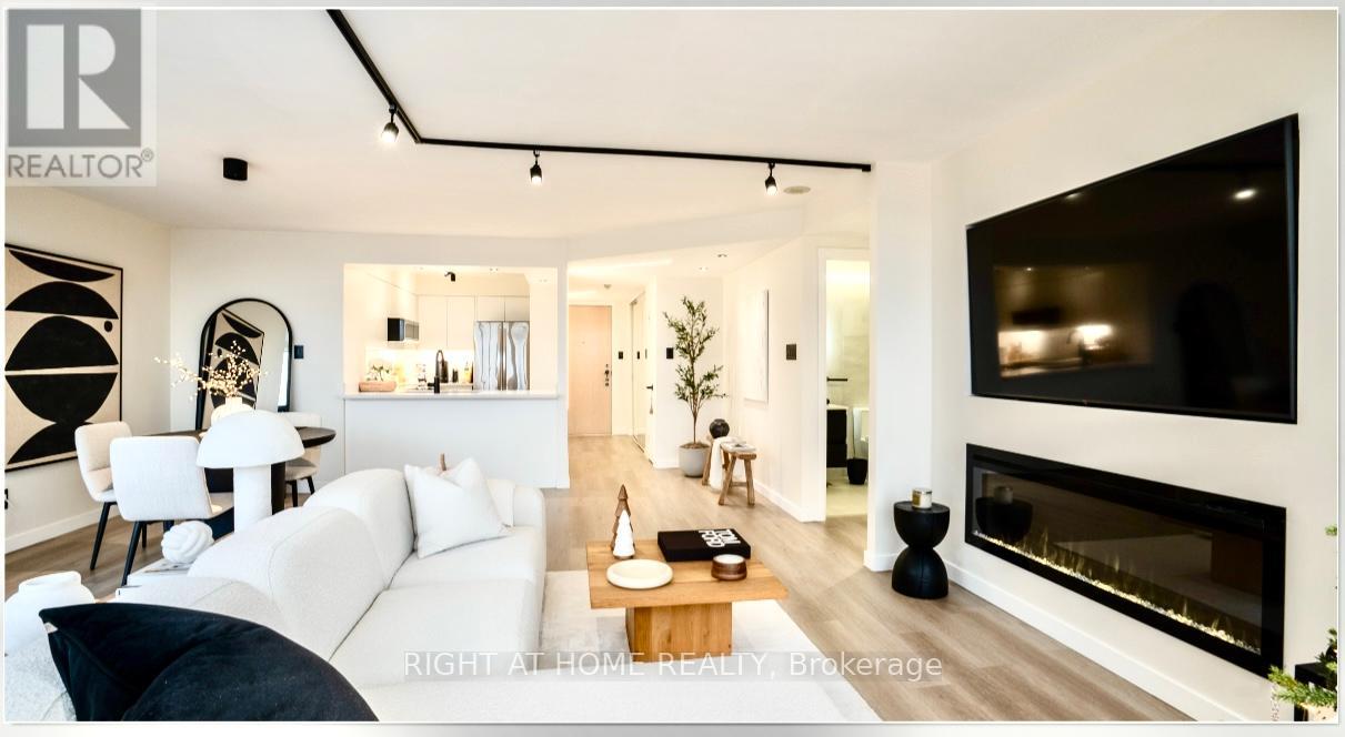 50 Eglinton Avenue, Mississauga, Ontario  L5R 3P5 - Photo 4 - W12646384