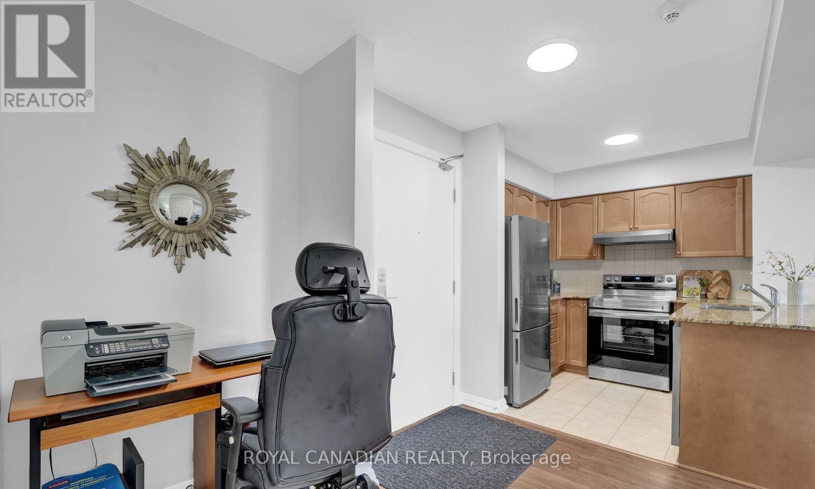 1012 - 220 Forum Drive N, Mississauga, Ontario  L4Z 4K1 - Photo 9 - W12646396