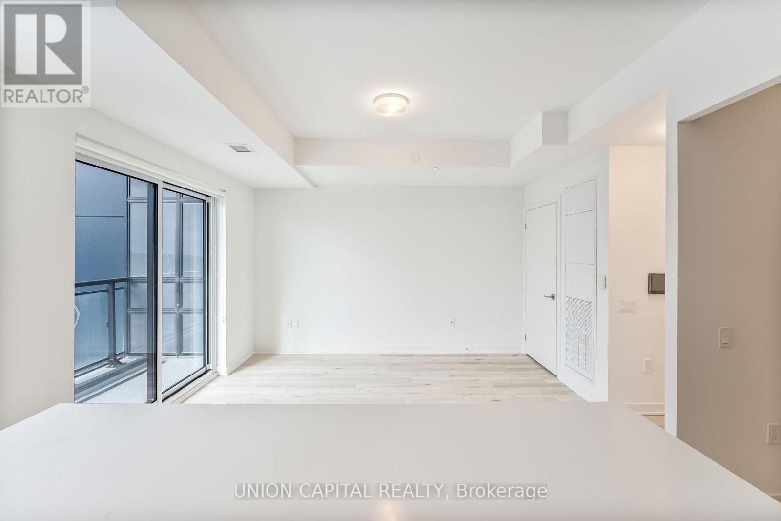 618 - 395 Dundas Street W, Oakville, Ontario  L6M 5R8 - Photo 11 - W12646402