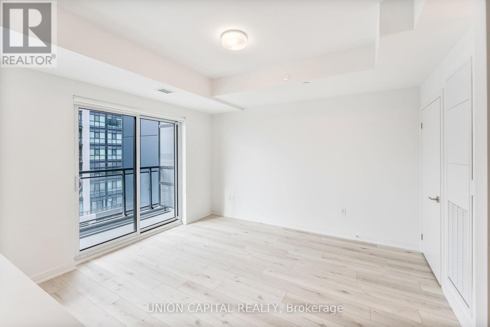 618 - 395 Dundas Street W, Oakville, Ontario  L6M 5R8 - Photo 13 - W12646402