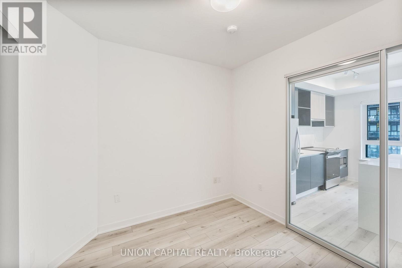 618 - 395 Dundas Street W, Oakville, Ontario  L6M 5R8 - Photo 21 - W12646402