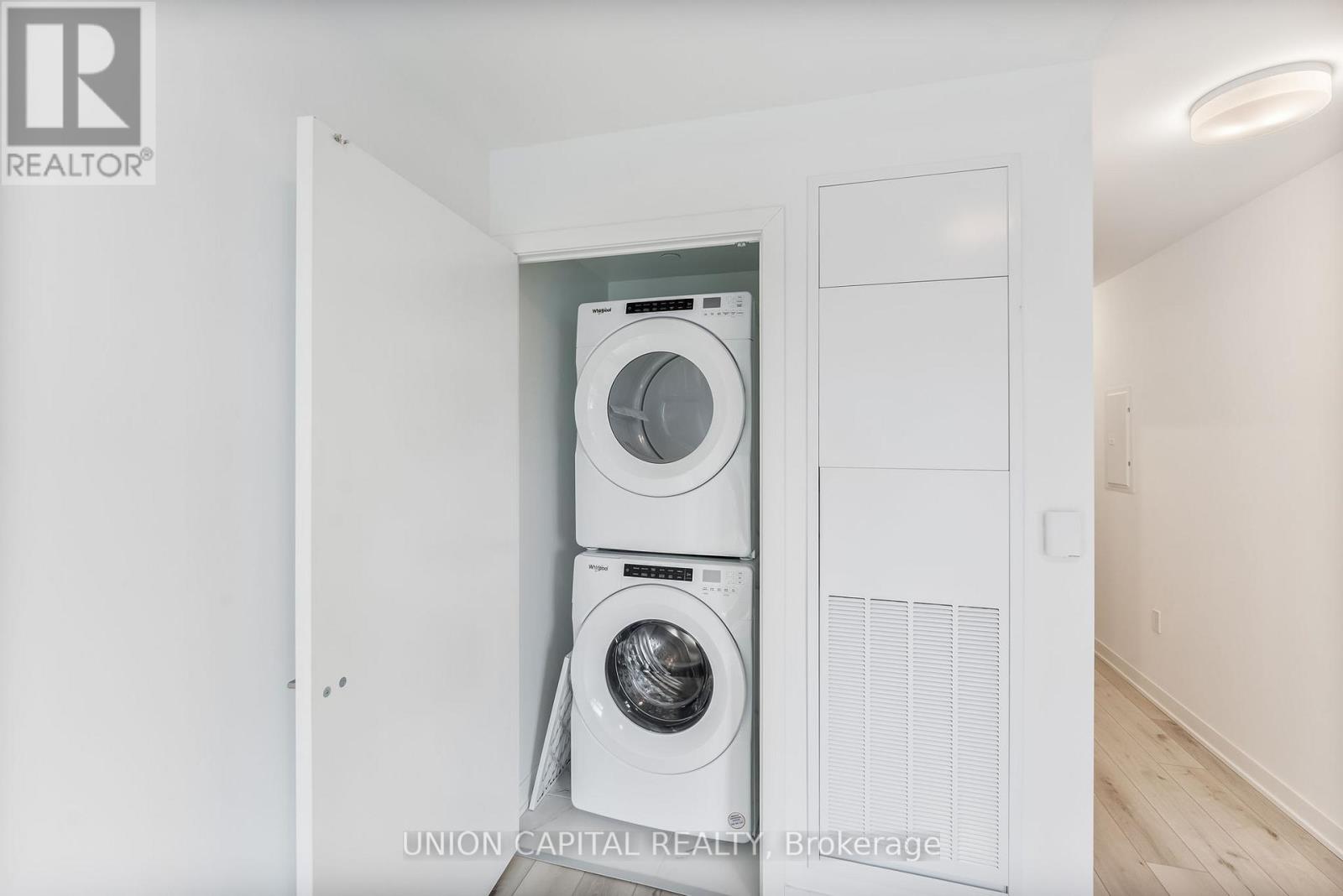 618 - 395 Dundas Street W, Oakville, Ontario  L6M 5R8 - Photo 24 - W12646402