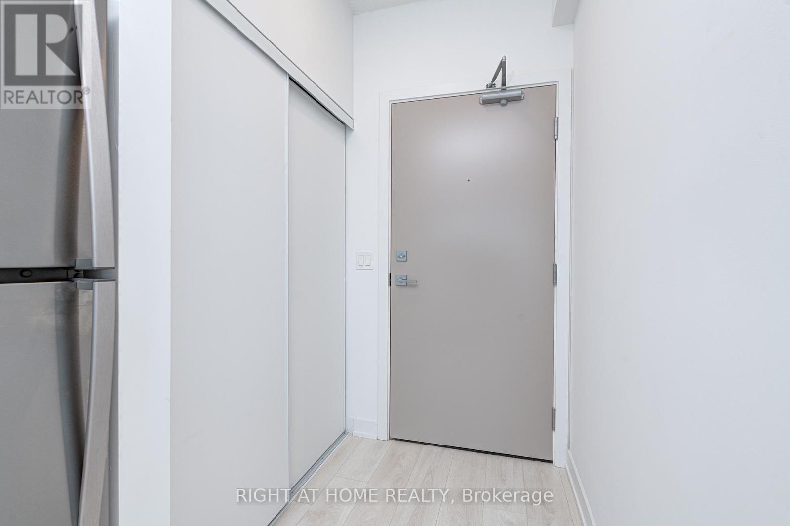 B619 - 1119 Cooke Boulevard, Burlington, Ontario  L7T 0C7 - Photo 9 - W12646418