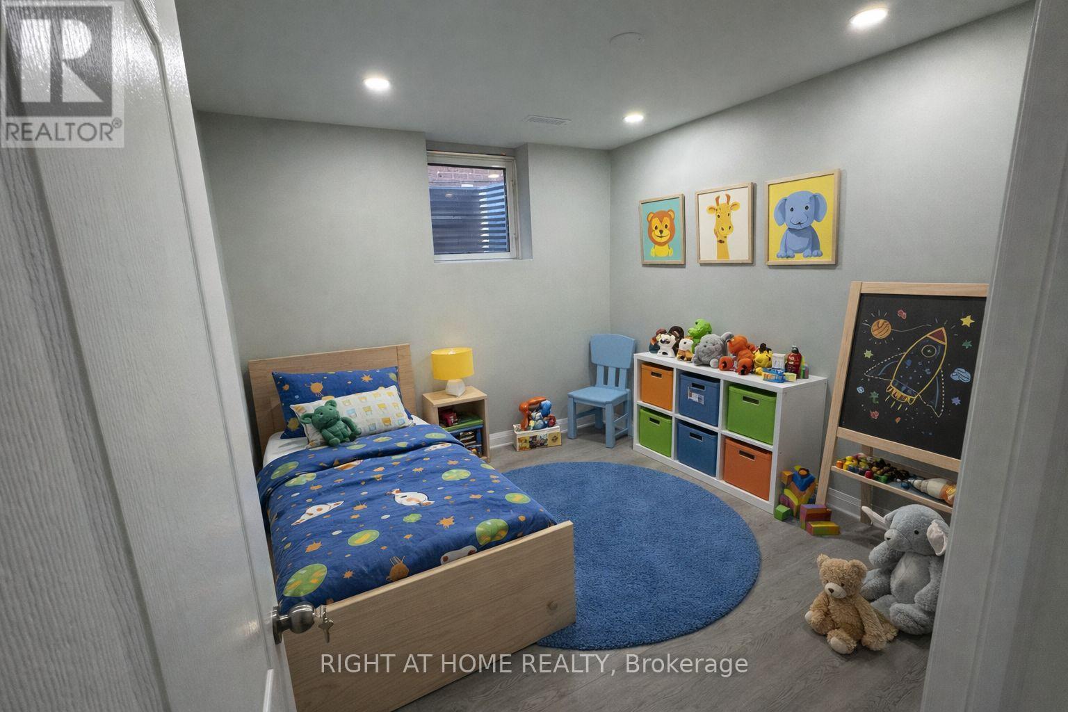 4468 Ashley Avenue, Mississauga, Ontario  L5R 2A2 - Photo 13 - W12646424