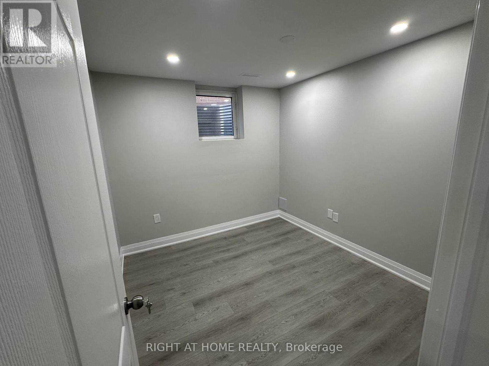 4468 Ashley Avenue, Mississauga, Ontario  L5R 2A2 - Photo 14 - W12646424