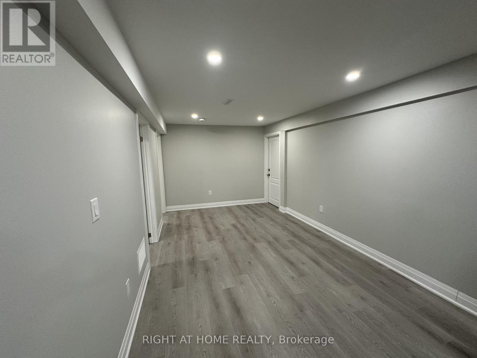 4468 Ashley Avenue, Mississauga, Ontario  L5R 2A2 - Photo 16 - W12646424