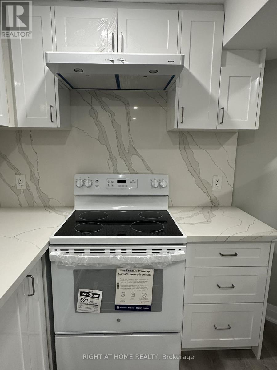 4468 Ashley Avenue, Mississauga, Ontario  L5R 2A2 - Photo 6 - W12646424