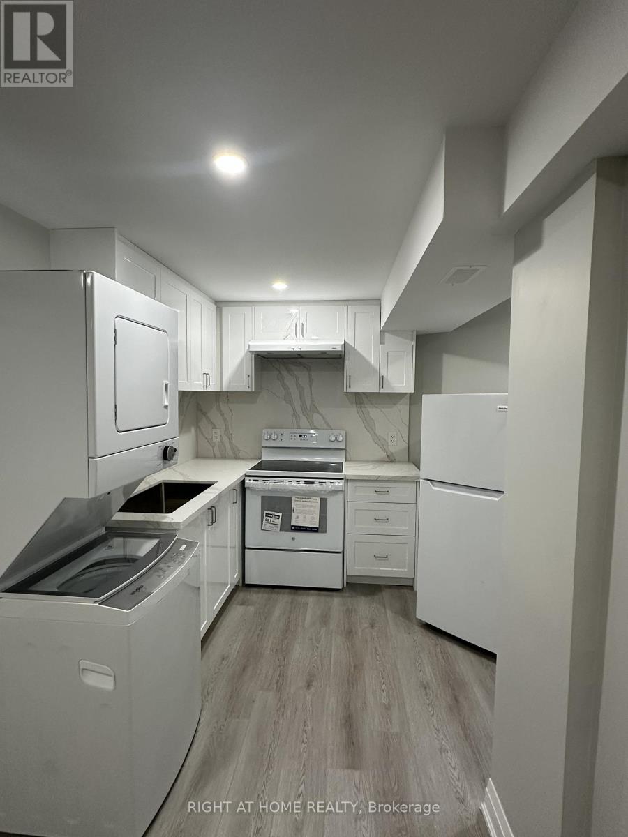 4468 Ashley Avenue, Mississauga, Ontario  L5R 2A2 - Photo 9 - W12646424