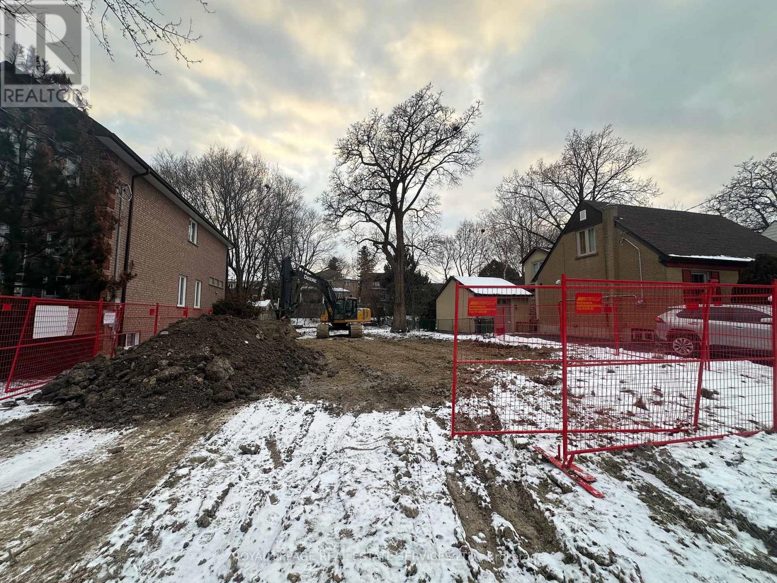 226 Martin Grove Road, Toronto, Ontario  M9B 4L4 - Photo 2 - W12646426