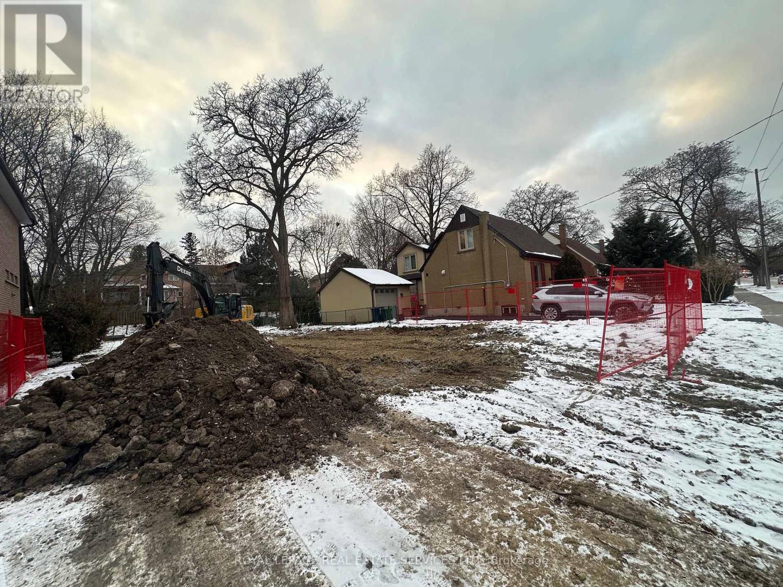 226 Martin Grove Road, Toronto, Ontario  M9B 4L4 - Photo 5 - W12646426