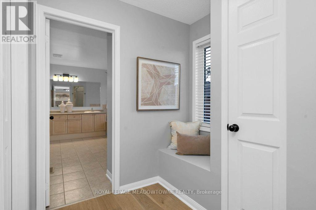 1581 Dockray Drive, Milton, Ontario  L9T 5L4 - Photo 18 - W12646438