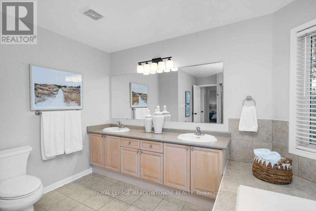 1581 Dockray Drive, Milton, Ontario  L9T 5L4 - Photo 19 - W12646438