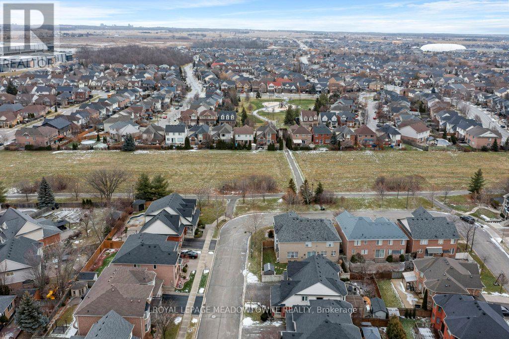 1581 Dockray Drive, Milton, Ontario  L9T 5L4 - Photo 34 - W12646438