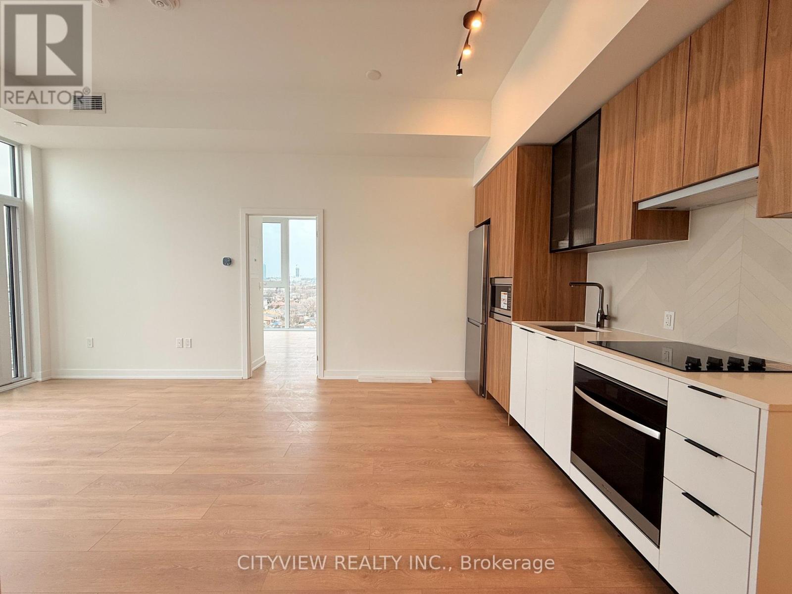 815 - 1037 The Queensway, Toronto, Ontario  M8Z 6C7 - Photo 4 - W12646444