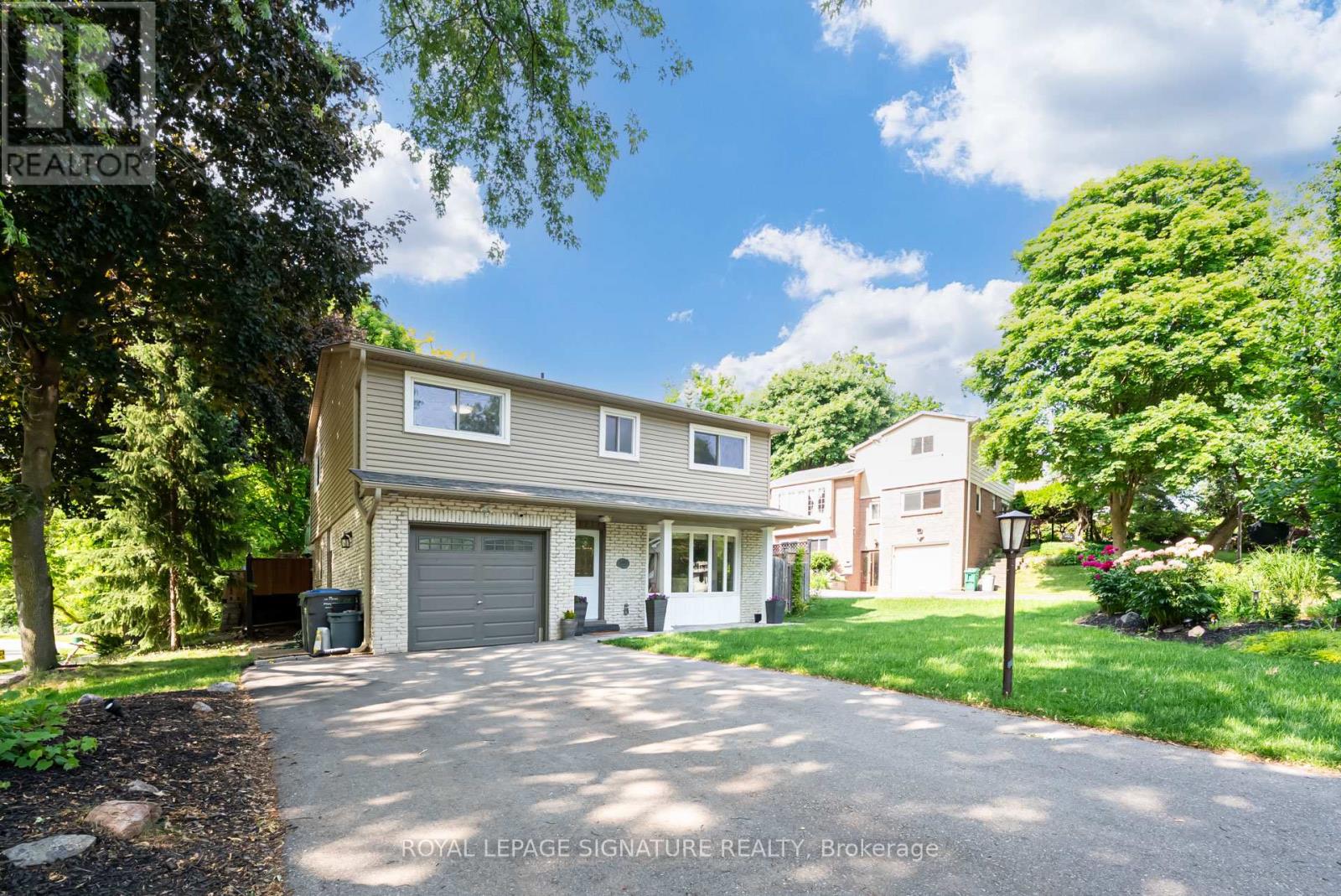 1481 Otis Avenue, Mississauga, Ontario  L5C 2R8 - Photo 2 - W12646448