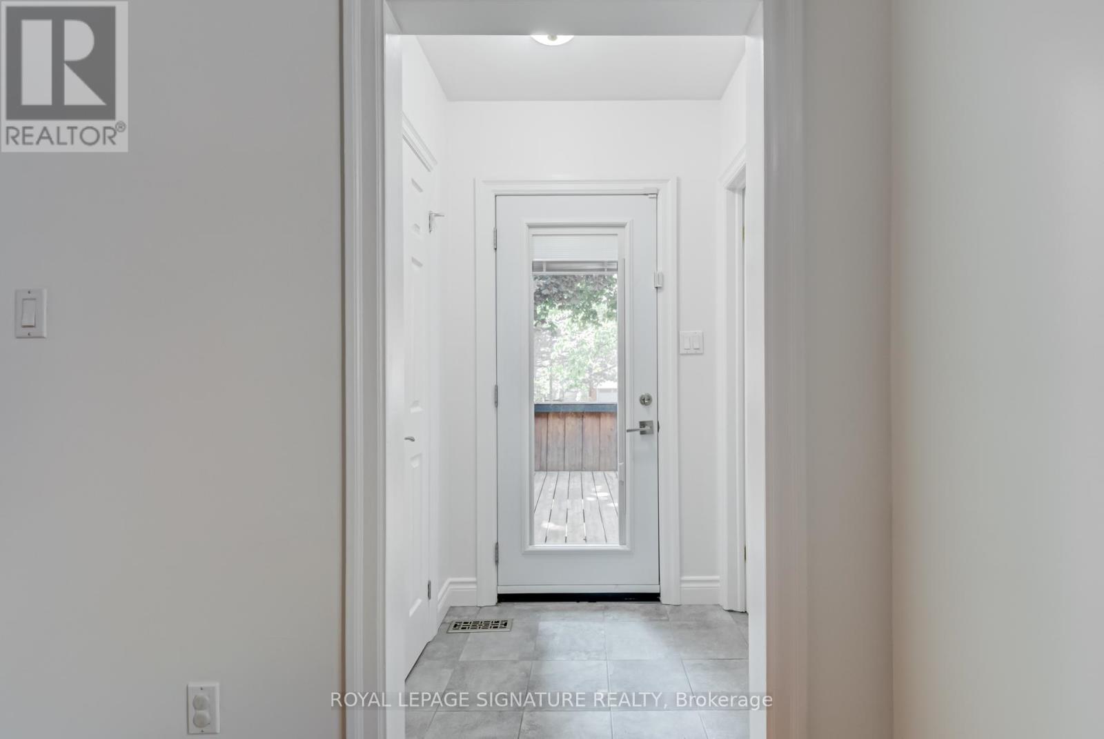 1481 Otis Avenue, Mississauga, Ontario  L5C 2R8 - Photo 22 - W12646448