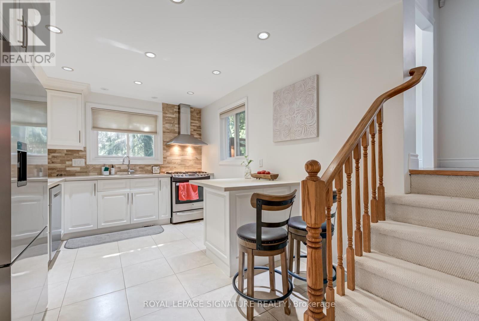 1481 Otis Avenue, Mississauga, Ontario  L5C 2R8 - Photo 9 - W12646448