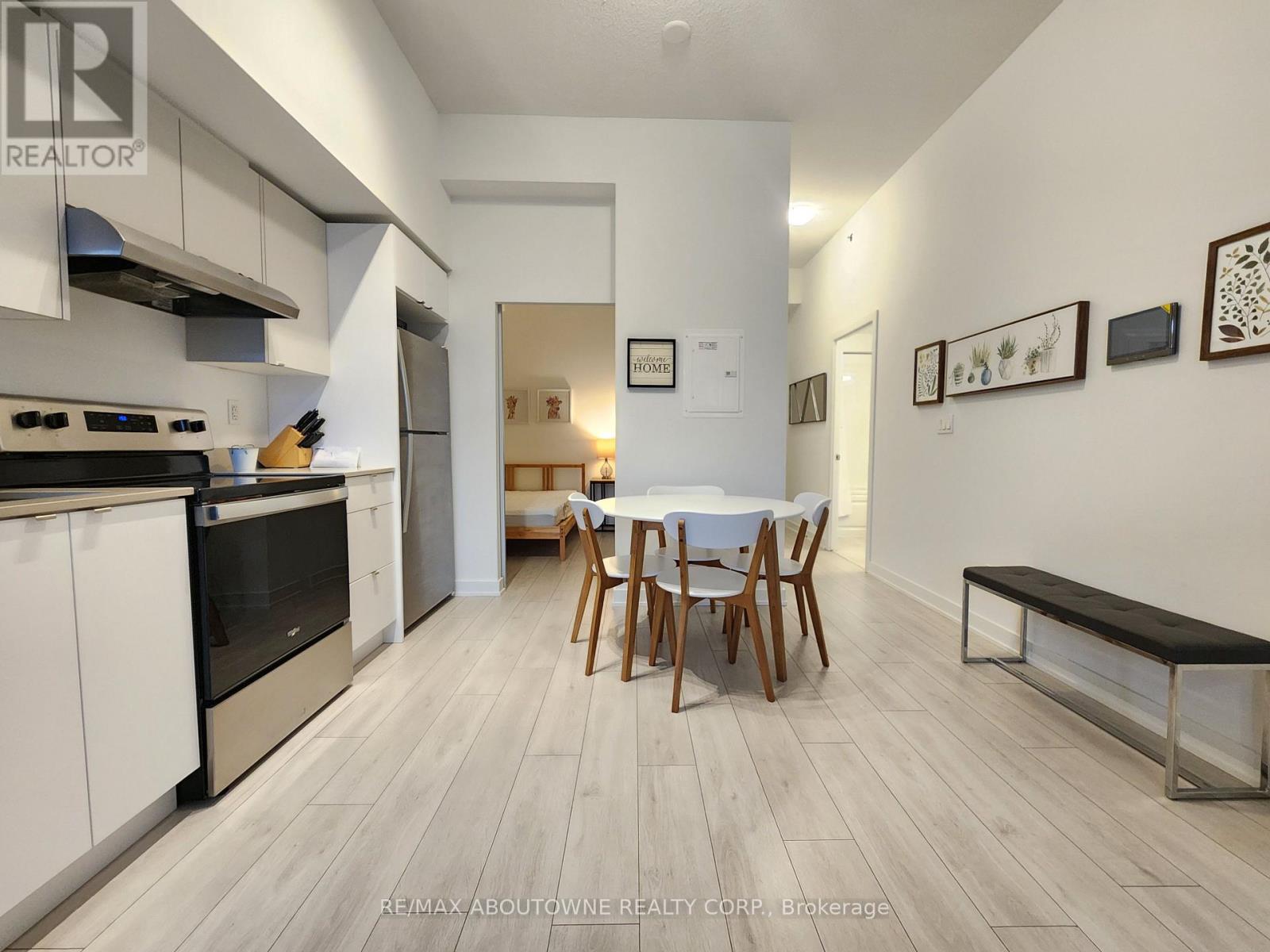 101 - 3210 Dakota Common, Burlington, Ontario  L7M 2A8 - Photo 11 - W12646486