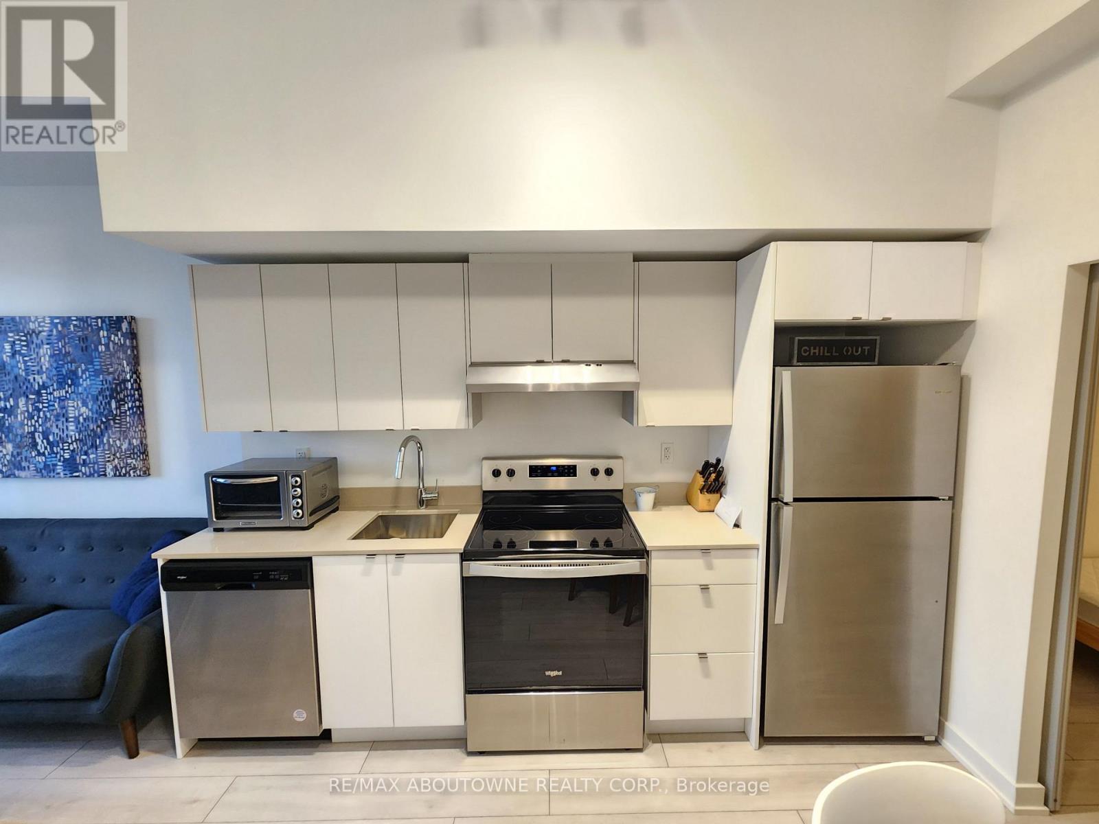 101 - 3210 Dakota Common, Burlington, Ontario  L7M 2A8 - Photo 12 - W12646486