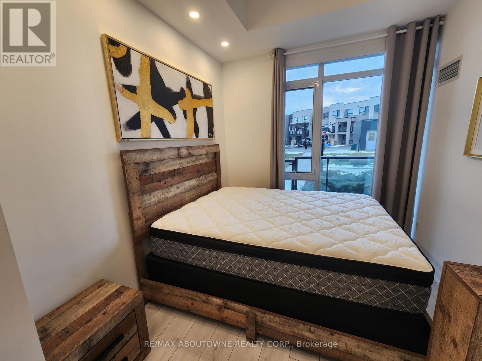 101 - 3210 Dakota Common, Burlington, Ontario  L7M 2A8 - Photo 15 - W12646486