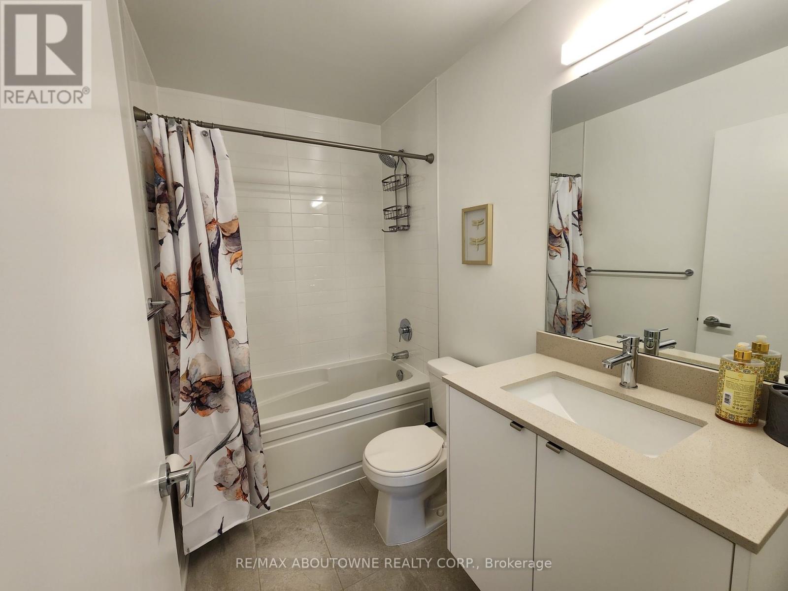 101 - 3210 Dakota Common, Burlington, Ontario  L7M 2A8 - Photo 18 - W12646486