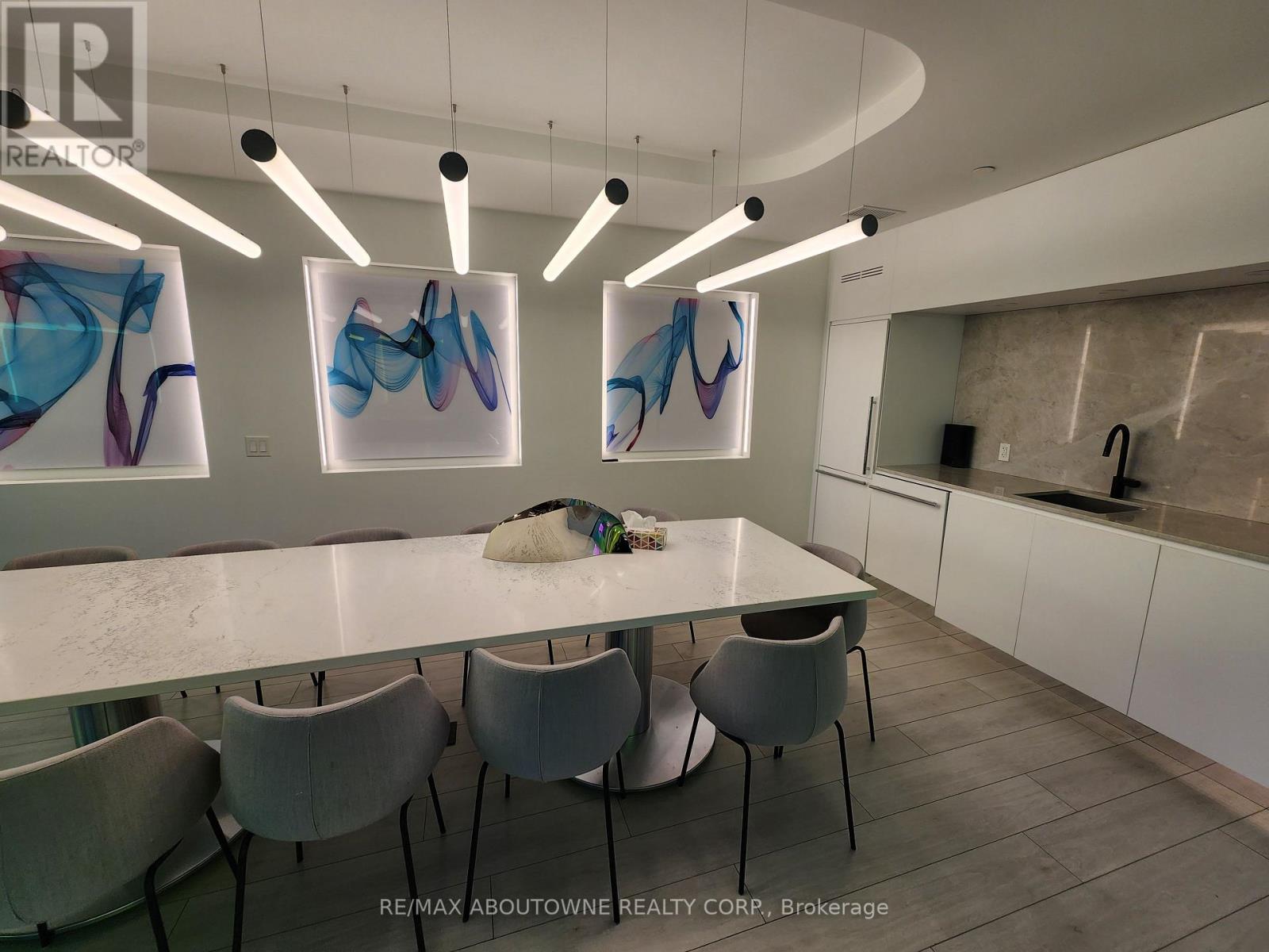 101 - 3210 Dakota Common, Burlington, Ontario  L7M 2A8 - Photo 33 - W12646486