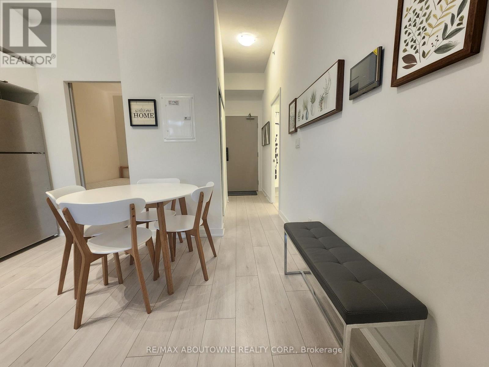 101 - 3210 Dakota Common, Burlington, Ontario  L7M 2A8 - Photo 8 - W12646486