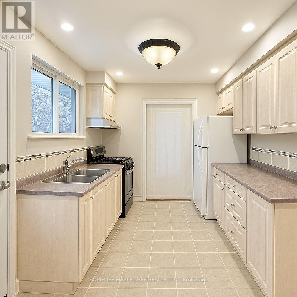 26 Cumbrian Court, Brampton, Ontario  L6X 2J8 - Photo 6 - W12646488