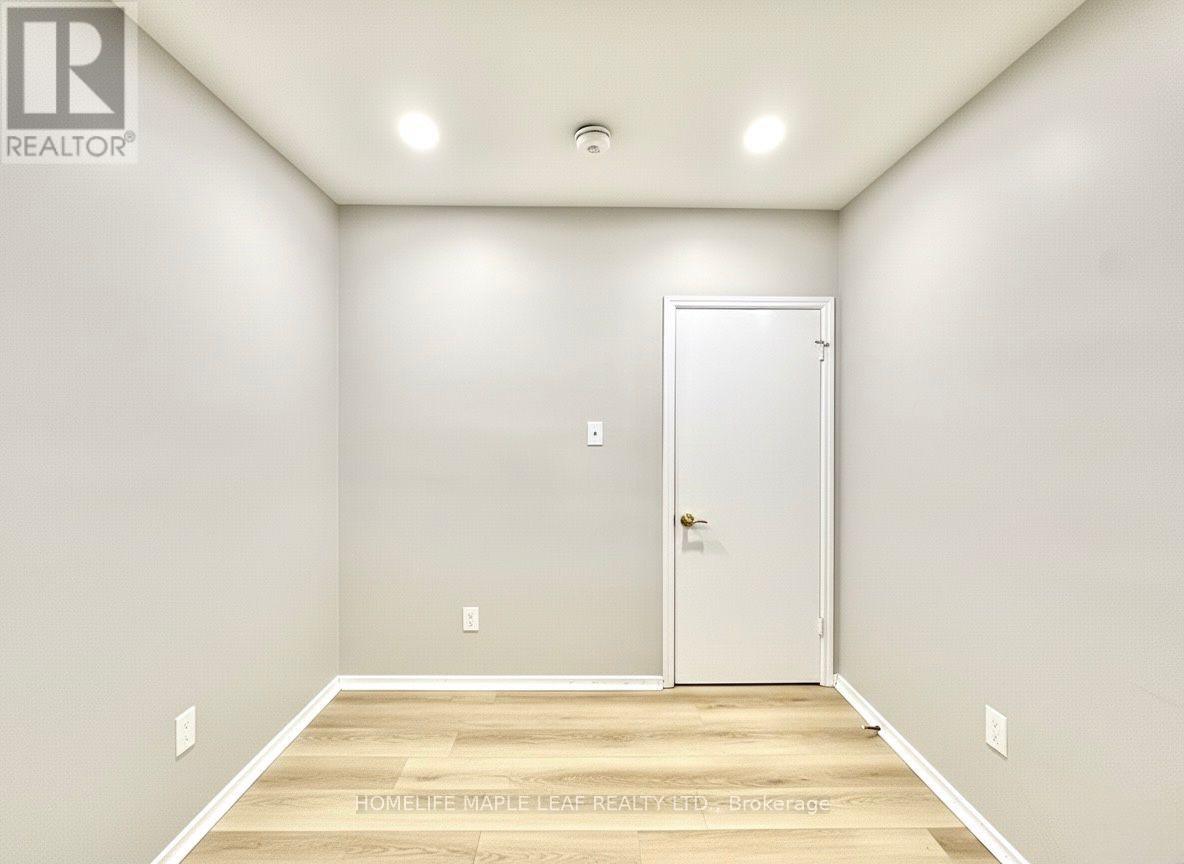 26 Cumbrian Court, Brampton, Ontario  L6X 2J8 - Photo 9 - W12646488