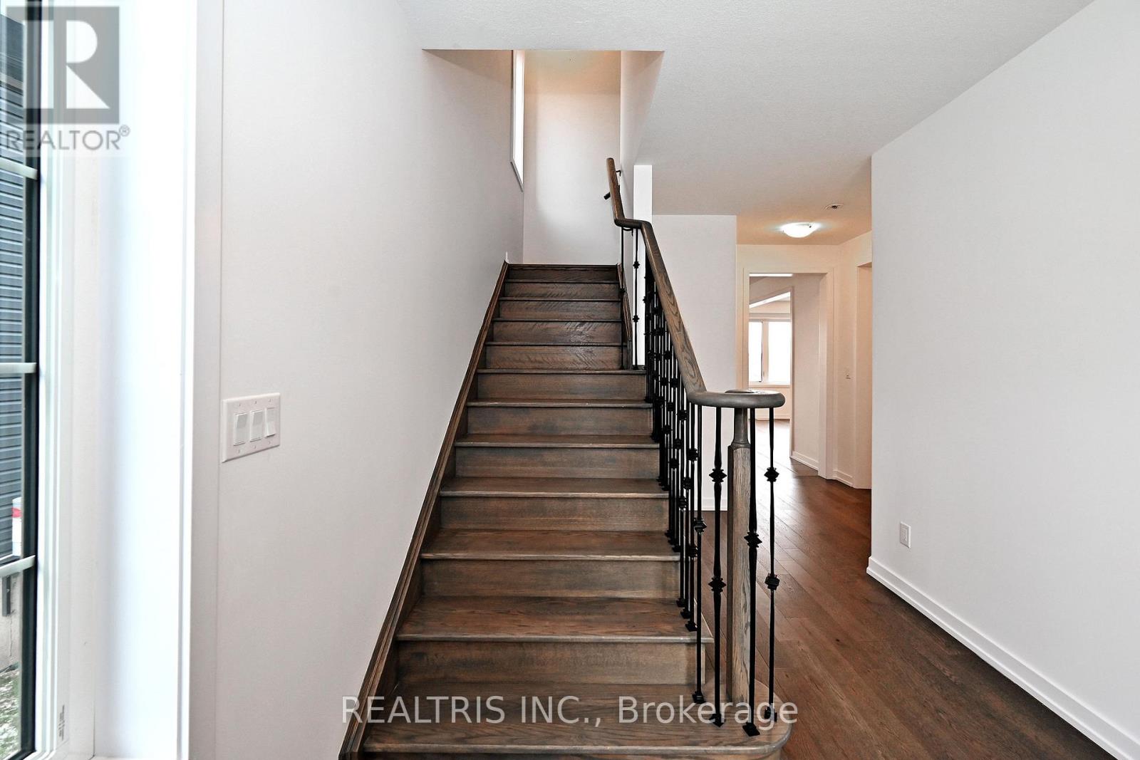 84 Hawick Crescent, Haldimand, Ontario  N3W 0G6 - Photo 15 - X12646440