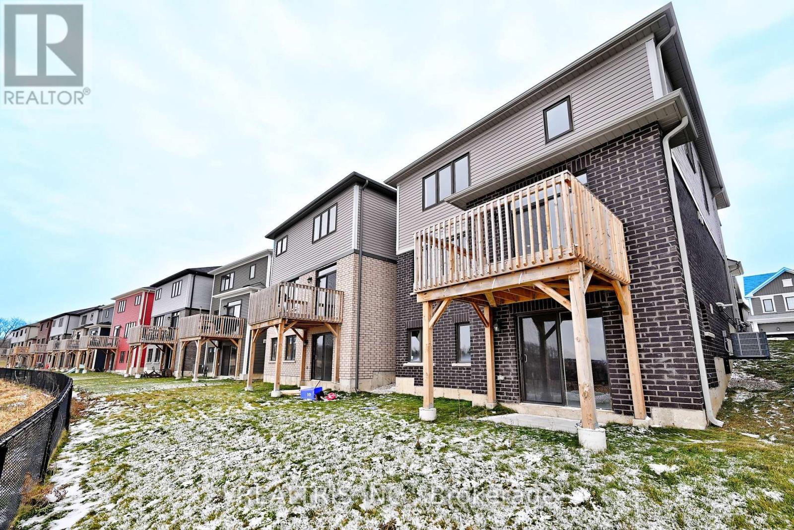 84 Hawick Crescent, Haldimand, Ontario  N3W 0G6 - Photo 39 - X12646440