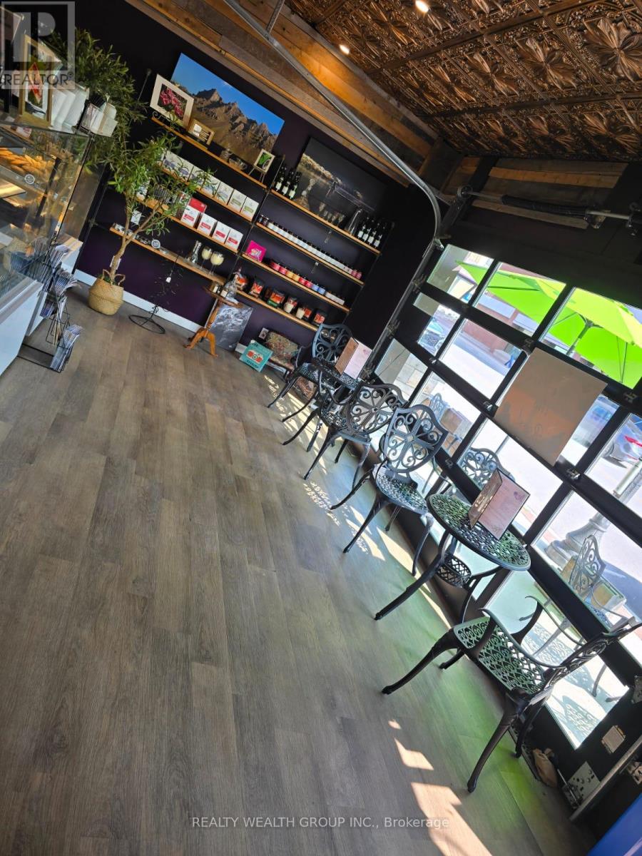 15 Cambridge Street S, Kawartha Lakes, Ontario  K9V 3B7 - Photo 2 - X12646476