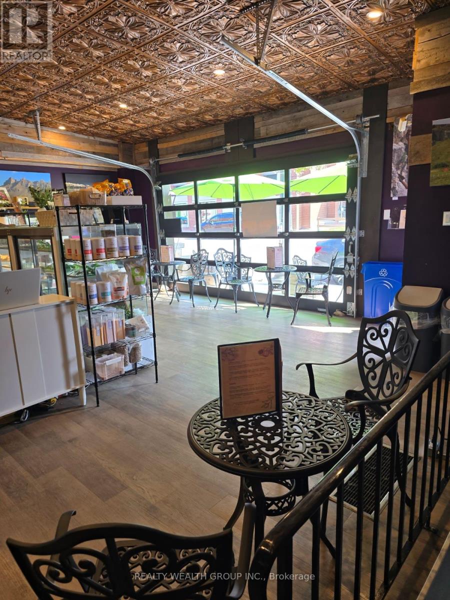 15 Cambridge Street S, Kawartha Lakes, Ontario  K9V 3B7 - Photo 4 - X12646476