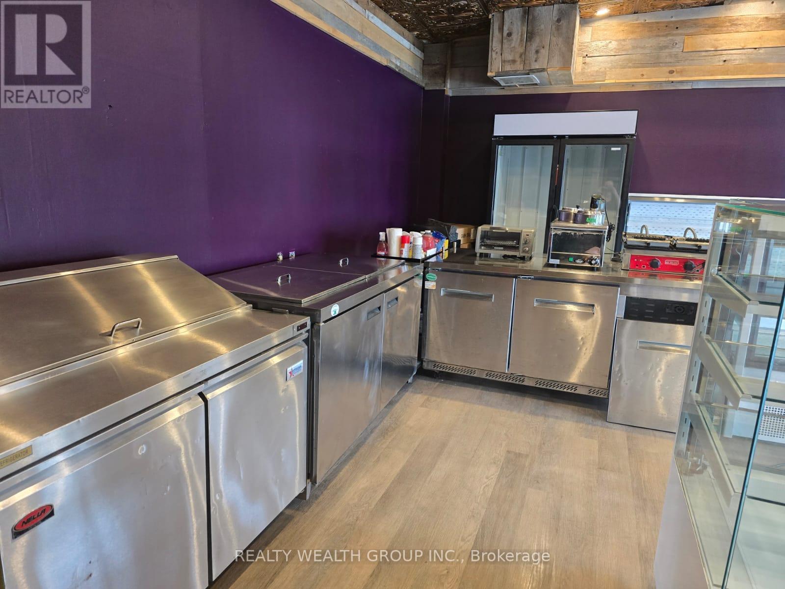 15 Cambridge Street S, Kawartha Lakes, Ontario  K9V 3B7 - Photo 5 - X12646476