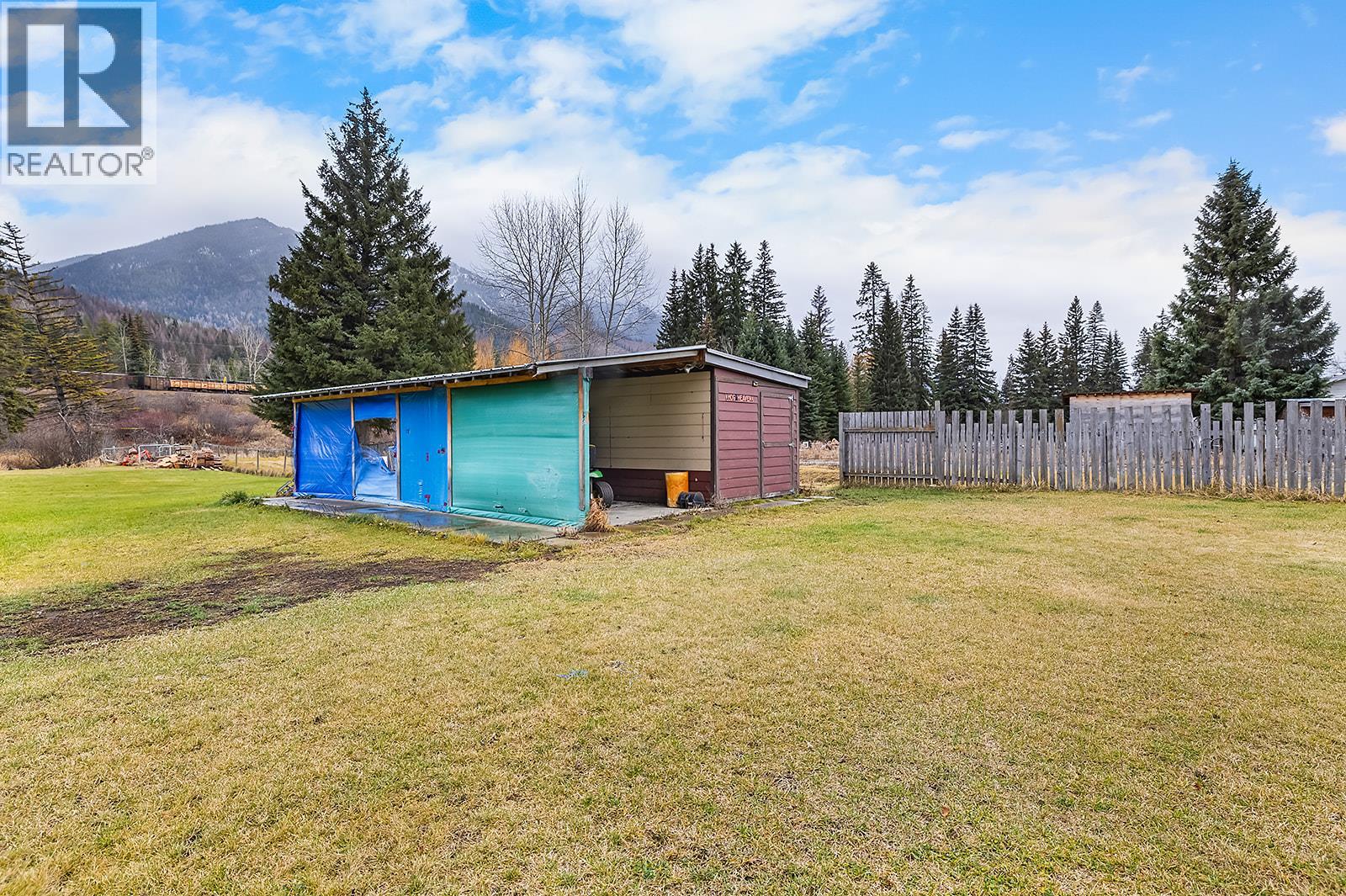 7471 1st Avenue, Fernie, British Columbia  V0B 1M5 - Photo 10 - 10371459