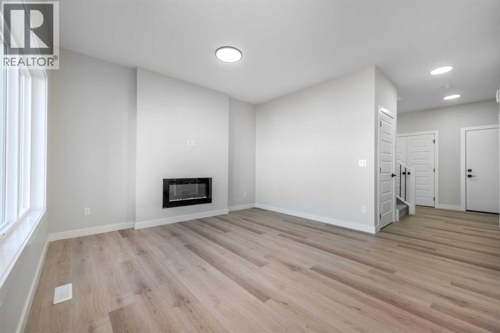 92 Waterford Manor, Chestermere, Alberta  T1X 2T9 - Photo 10 - A2233048