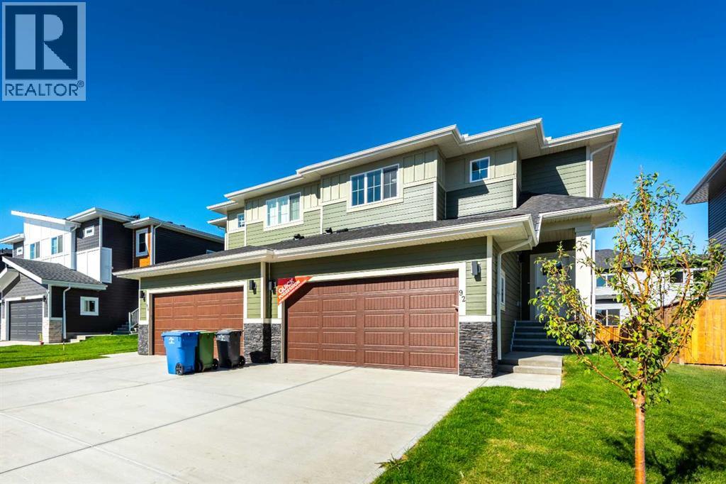 92 Waterford Manor, Chestermere, Alberta  T1X 2T9 - Photo 3 - A2233048