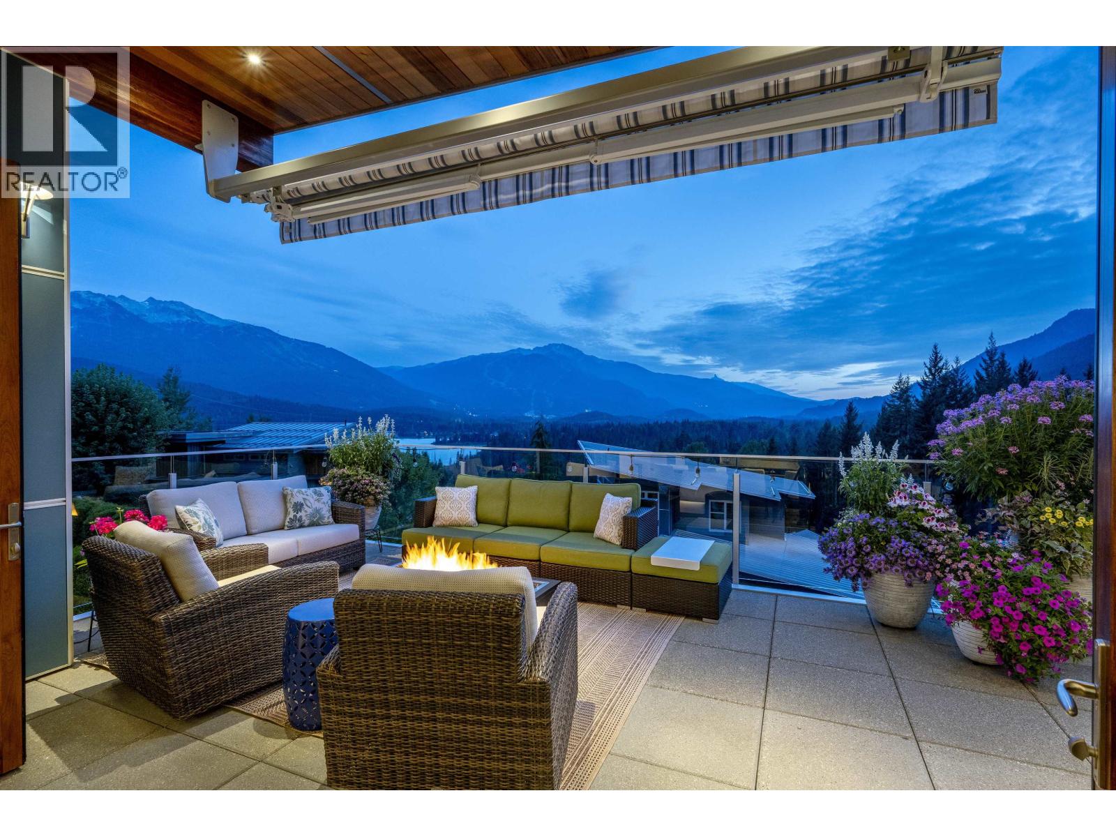 8529 Ashleigh Mcivor Drive, Whistler, British Columbia  V8E 1L9 - Photo 7 - R3074590